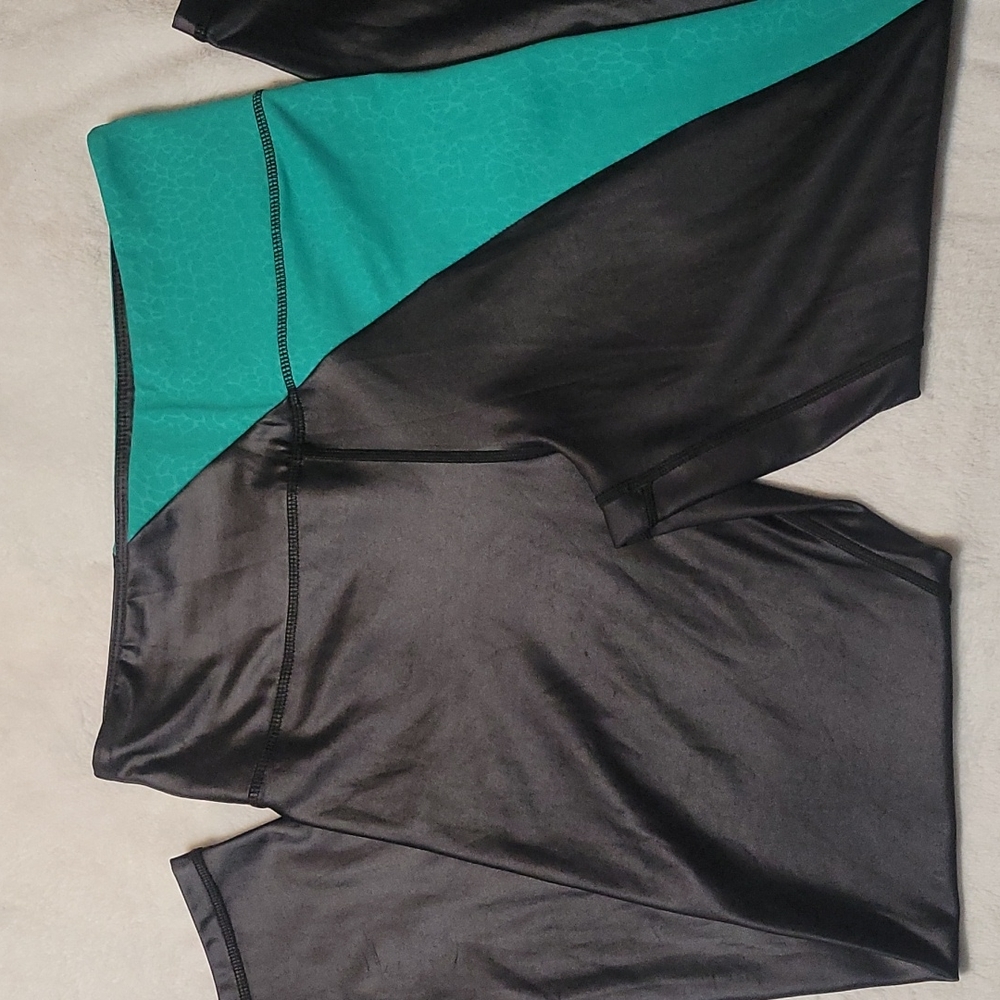 Zyia Jade Stone River Metallic Light N Tight Hi-rise leggings